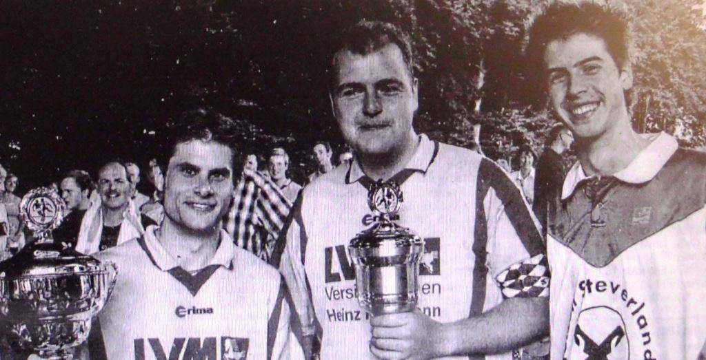 Pokal für Schützen aus Mitwick-Weddern